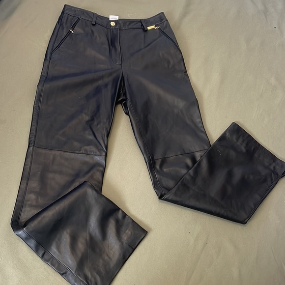St. John Pants - ST. JOHN sport by Marie Gray 💯% black color leather size 8” women’s Pants